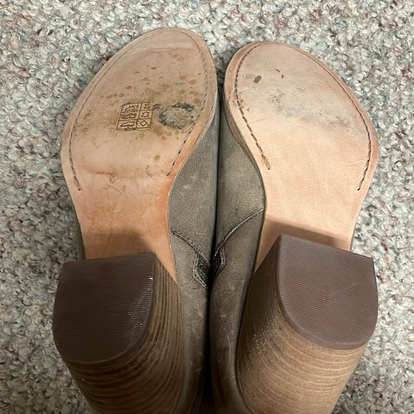 Koolaburra boots with zip size - Picture 9 of 9